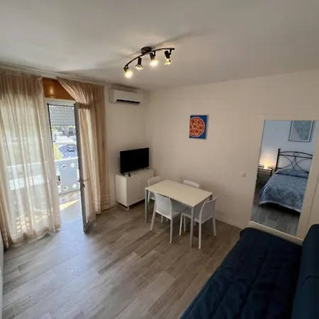 Lovely Flat Just A Short Walk To The Appartamento Lignano Sabbiadoro