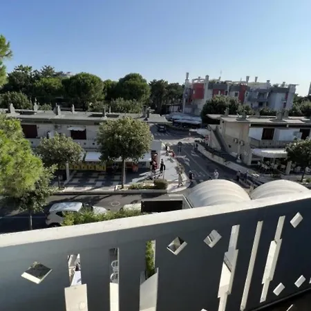 Lovely Flat Just A Short Walk To The Appartamento Lignano Sabbiadoro